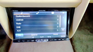 ALPINE-Soundsystem mit Navigation und Kameras, im Rolls-Royce Silver-Shadow II